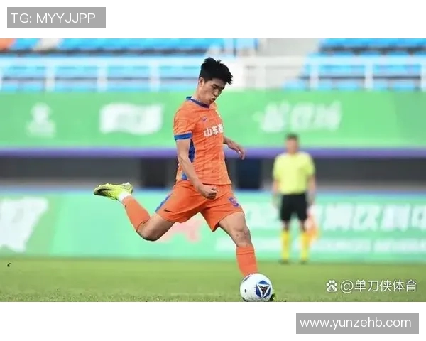 中国足球留洋新机遇：年轻球员如何在海外赛场崭露头角